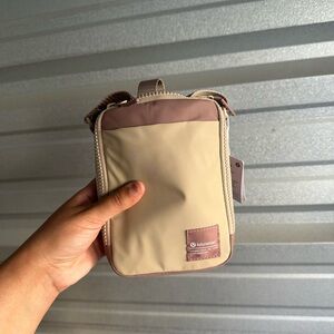 nwt tan and pink lululemon easy access crossbody